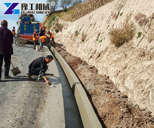 Continuous forming curb machine