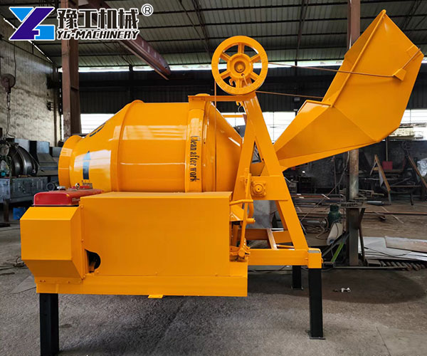 Gravity concrete mixer with steel drum
