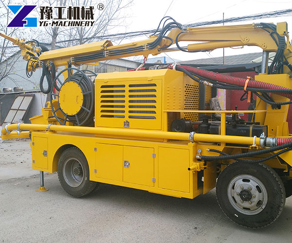 High-efficiency tunnel shotcrete truck