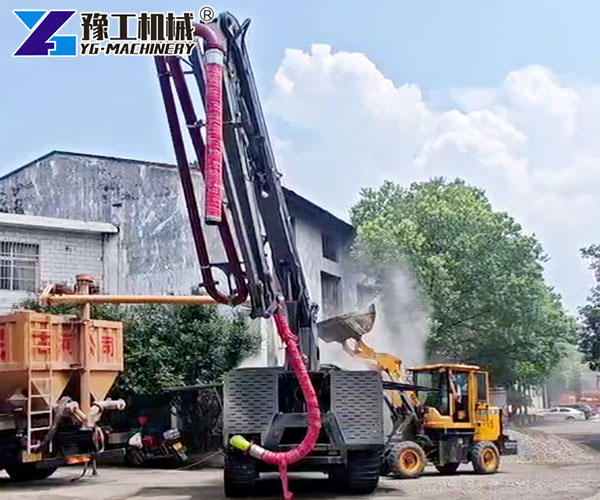 Stable tracked concrete boom mixer