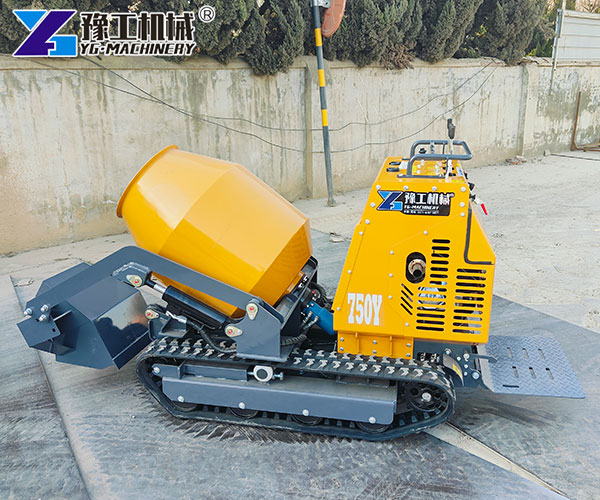 Tracked concrete mixer compact design